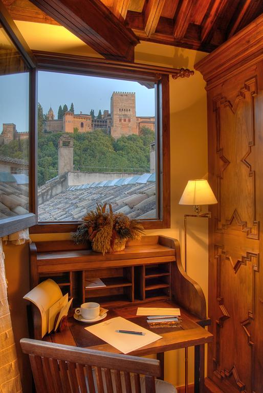 Double Room frontal Alhambra view