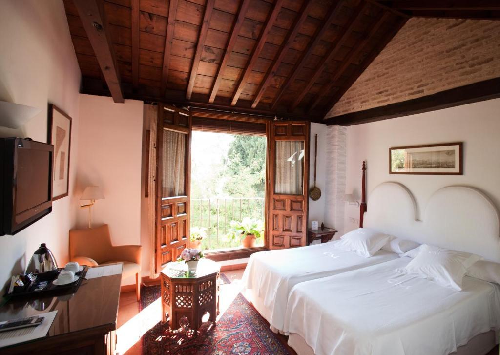 Superior Double or Twin Room with lateral Alhambra view,43857394:JPEG
